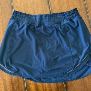 Lulu Lemon, NAVY skirt/skort. Size 12. PERFECT SHAPE! Worn twice